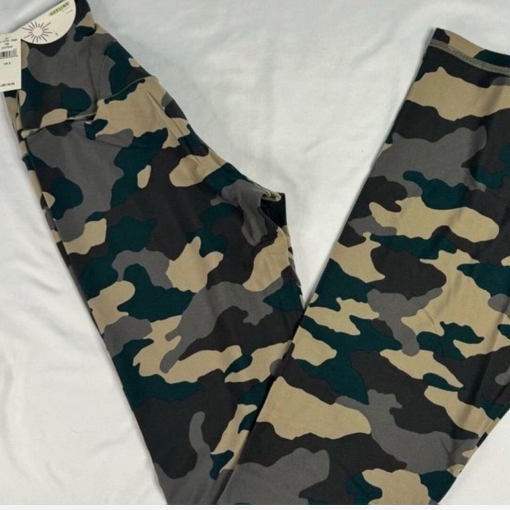 Aerie Large Offline Real Me 7/8 Camo Leggings NWT